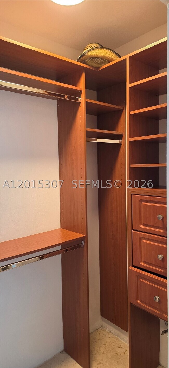 Building Photo - 6515 Collins Ave