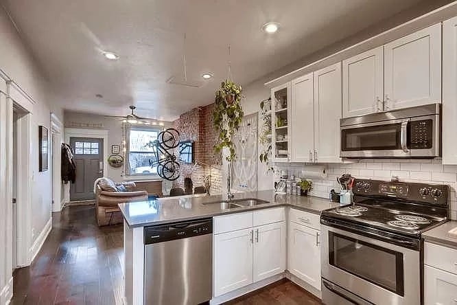 Kitchen - 1319 E 27th Ave