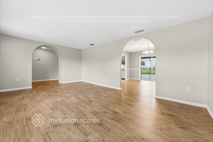 Building Photo - 4407 Orangewood Loop E