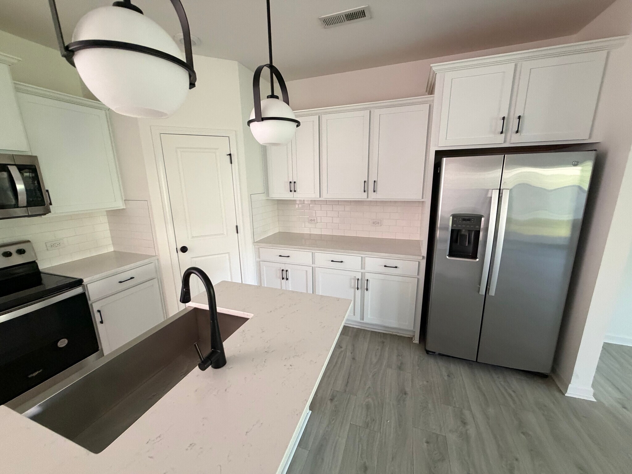 Building Photo - Room in Townhome on Pagebrook Ln