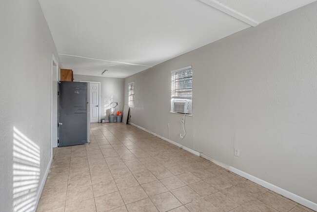 Building Photo - 4718 Carmen St