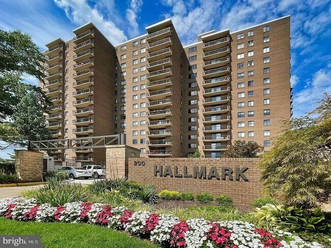 Building Photo - 200 N Pickett St