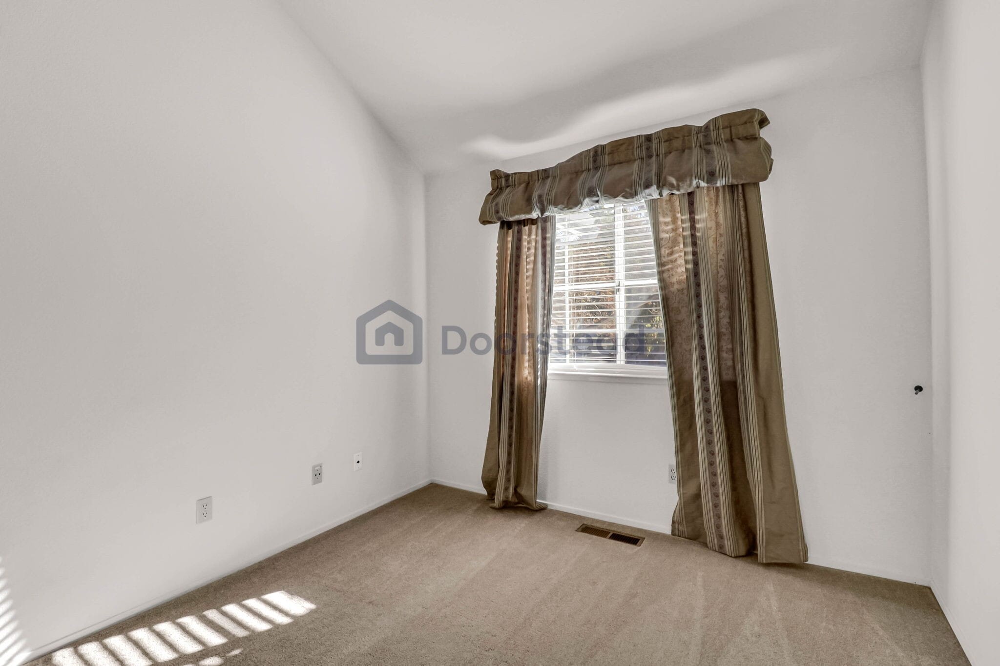 Building Photo - 2639 Heritage Park Cir