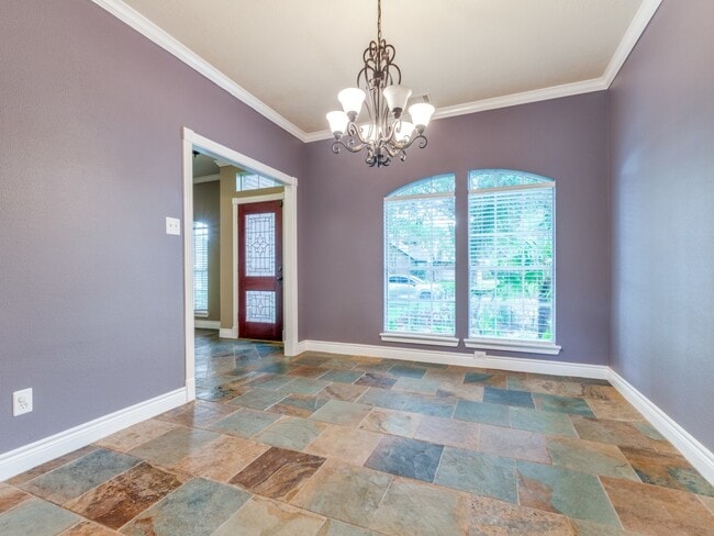 Building Photo - 1319 Park Wind Dr