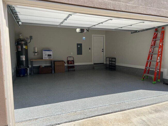 Building Photo - Alamo Heights Area!!