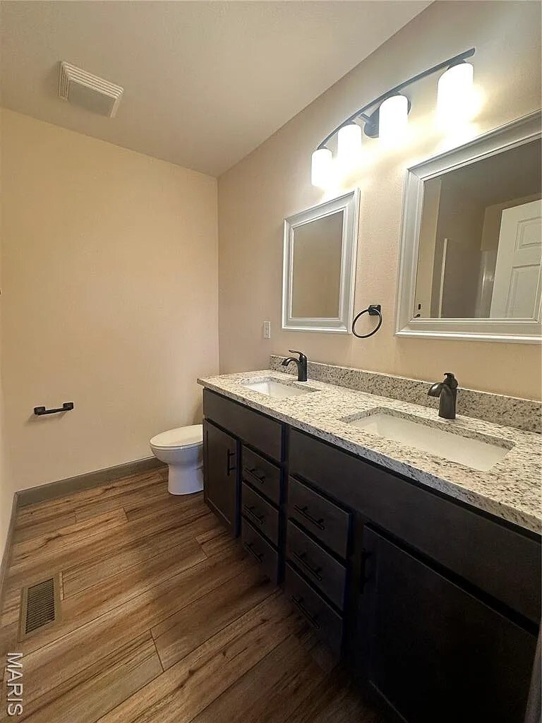 Building Photo - 3609 Justine Dr