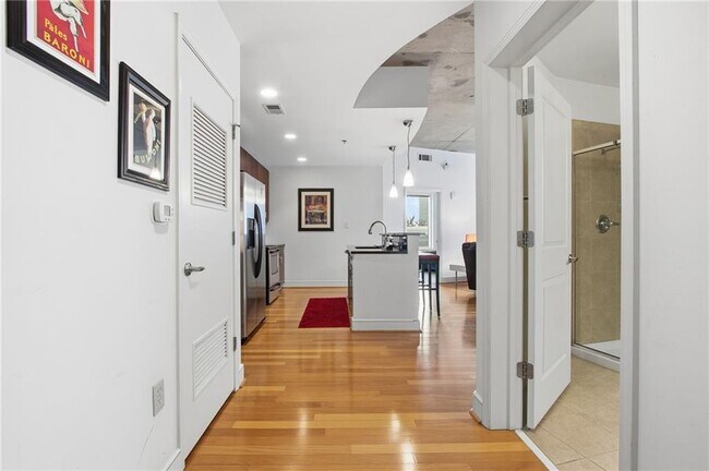 Building Photo - 44 Peachtree Pl NE