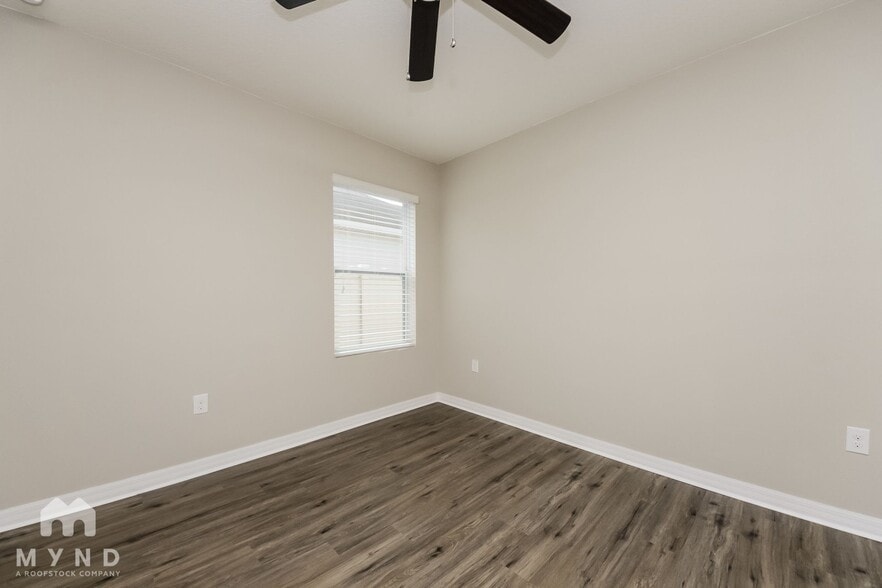 Building Photo - 1866 Green Dragon Dr