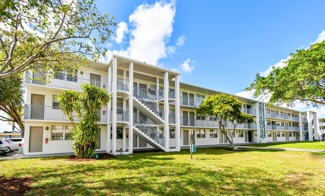 Building Photo - Park Hill Hollywood Apartments