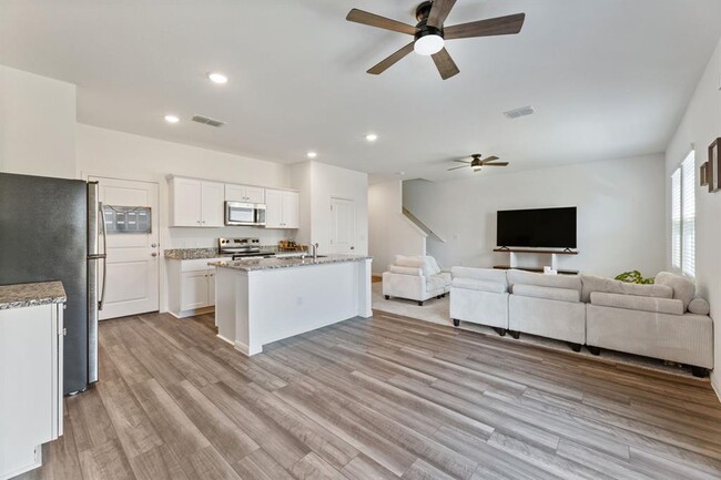 Building Photo - 220 Dirty Harry Dr