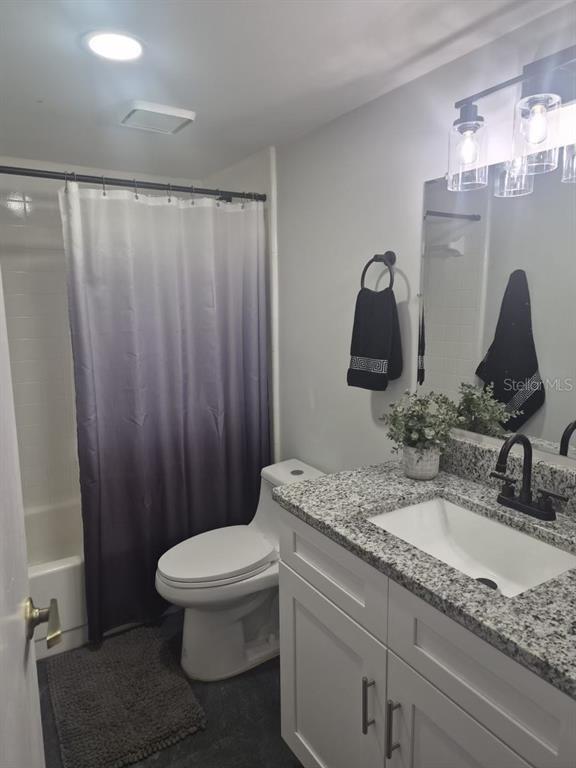 Building Photo - 1055 Kensington Park Dr