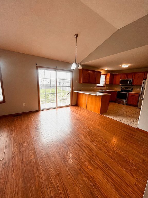 Building Photo - 765 Stanford Ct