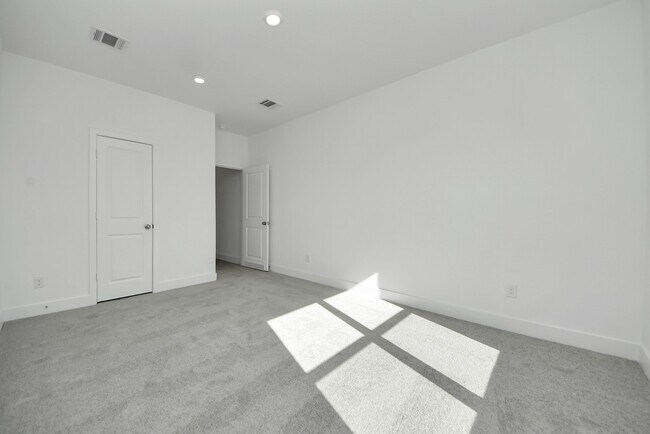 Building Photo - 31046 Vintage Crk Ln