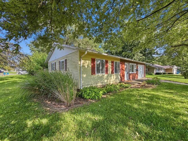Building Photo - 836 Eastmont Dr