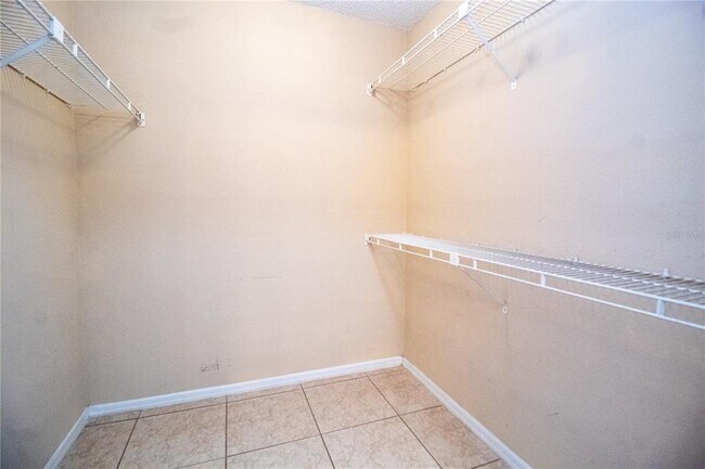 Building Photo - 2304 Clubside Dr