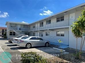Building Photo - 4652 Poinciana St