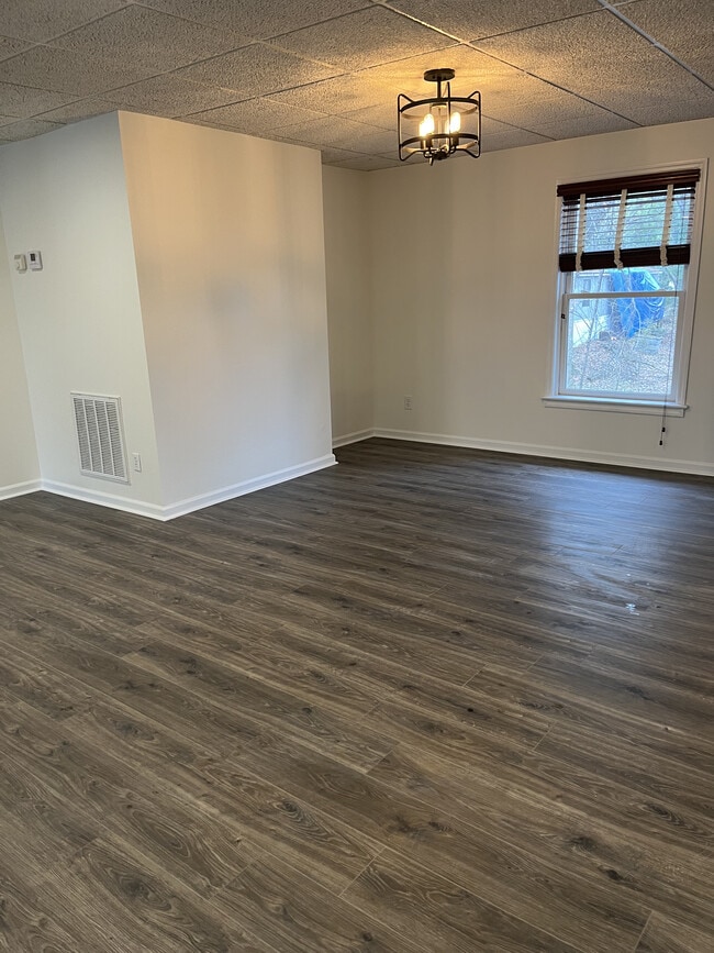 Building Photo - 6620 Little Mill Rd