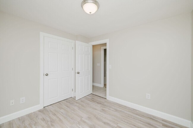 Building Photo - 125 Temi Rd