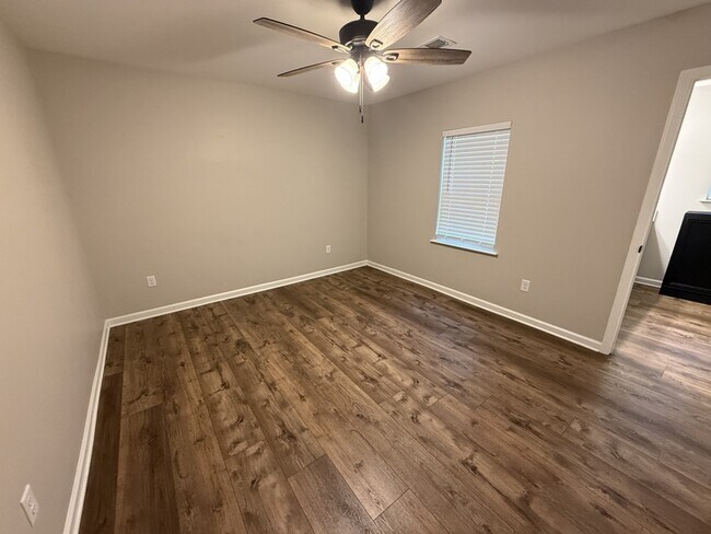 Building Photo - 6970 Raleigh Lagrange Dr