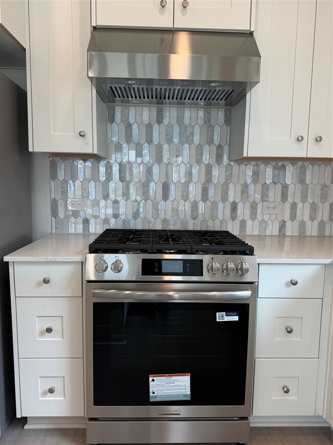 Building Photo - 6423 Green Pedal Ln