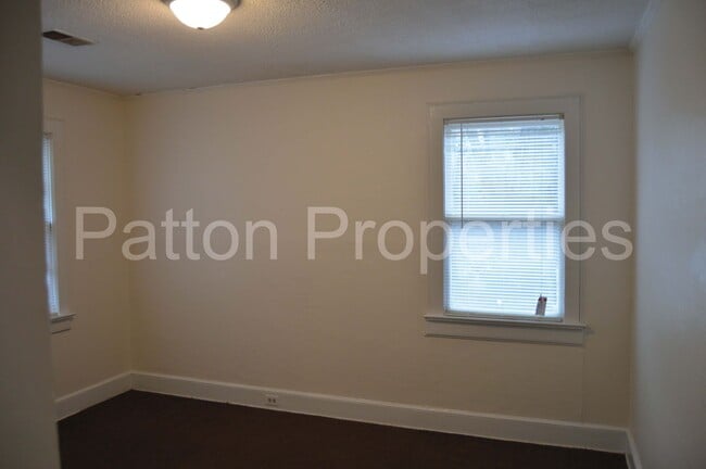 Building Photo - 1401 Kinderway &amp; 4300-4302 Wentworth -...