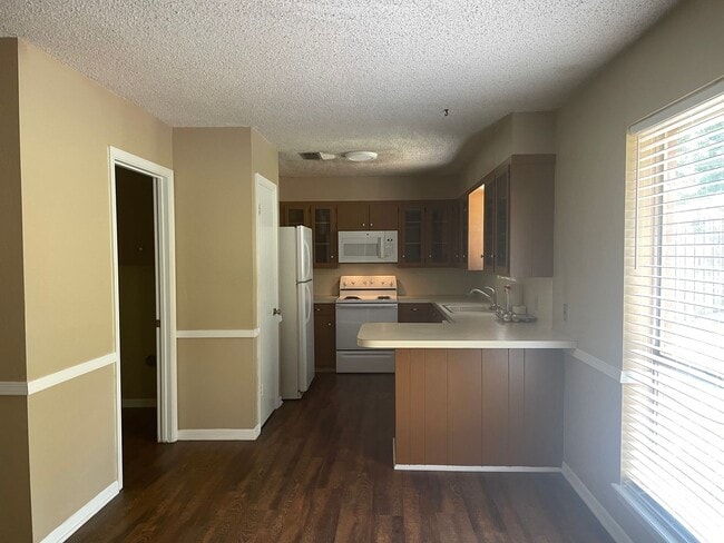 Building Photo - 3/2/2 LISD