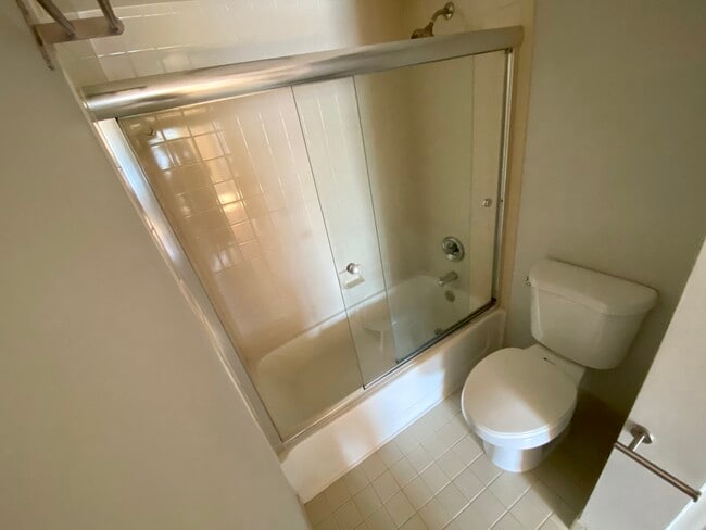 Building Photo - 2871 N Oakland Forest Dr