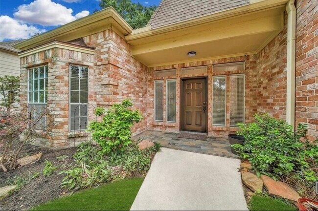 Building Photo - 12922 Lentando Dr