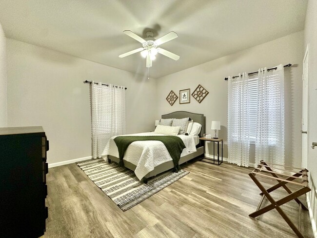 Building Photo - Spacious, Fully-Furnished 2/2 Condo Minutes from Campus - SPRING SEMESTER LEASE AVAILABLE!