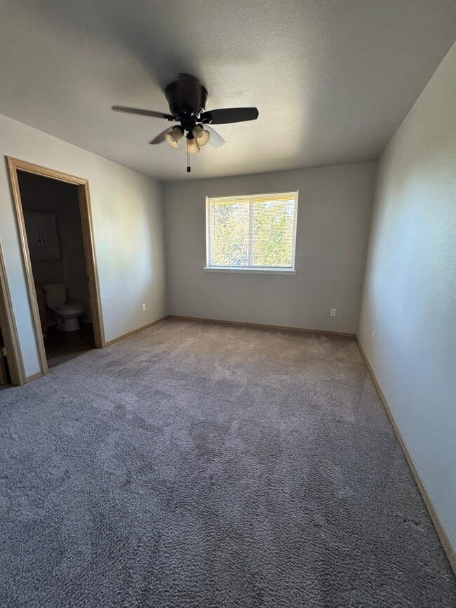 Building Photo - 207 Kansas St SW