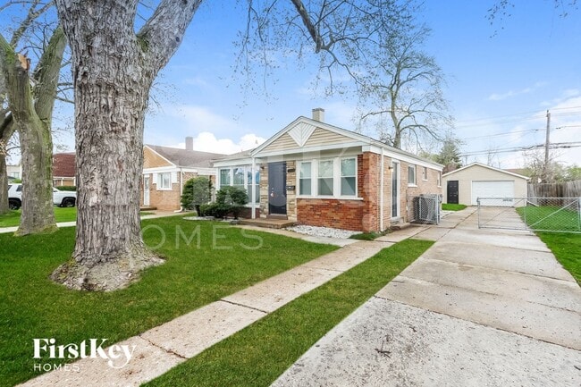 Building Photo - 4600 W 79th Pl