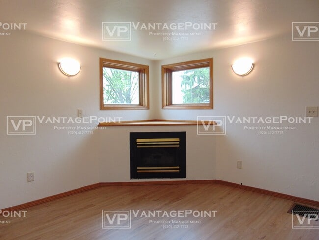 Building Photo - 632 River Ave