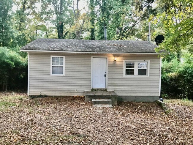 Building Photo - Come see this Newly renovated 2 Bedroom 1 Bath home in Gastonia