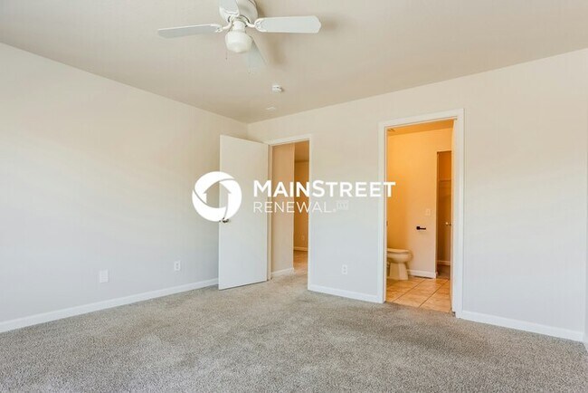 Building Photo - 3 Bedroom Pet-Friendly Home in DENVER, CO with Main Street Renewal