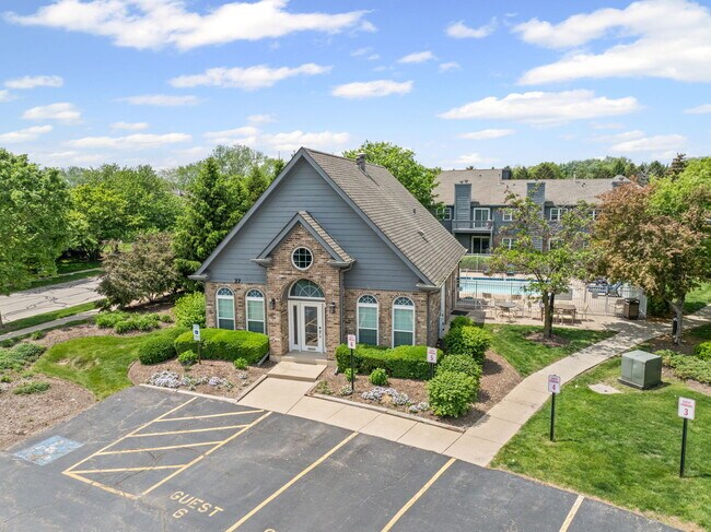 Building Photo - 11 Foxcroft Rd