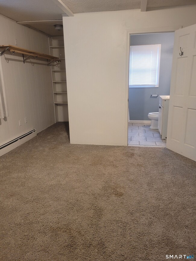 Building Photo - 123 Bridge St