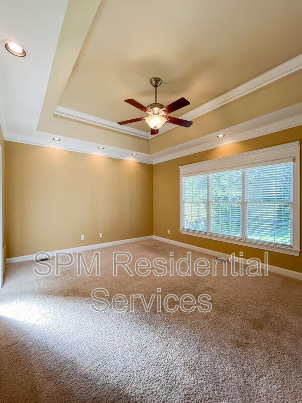 Building Photo - 726 Wine Cellar Cir