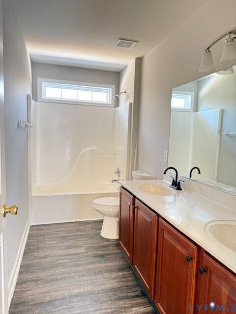 Building Photo - 9379 Roseland Ct