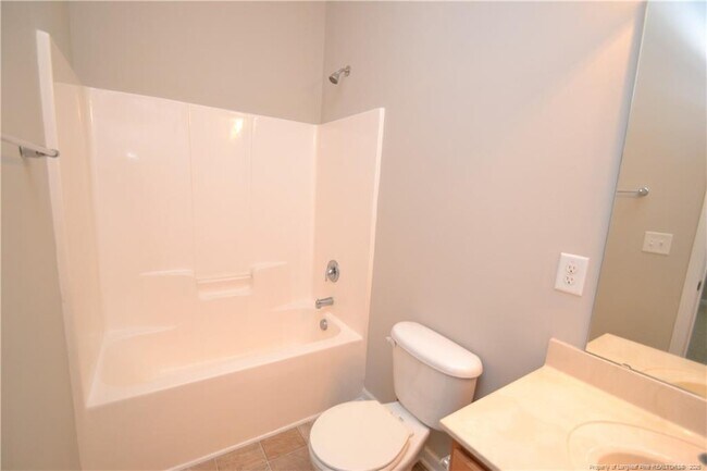 Building Photo - 208 Irving Way