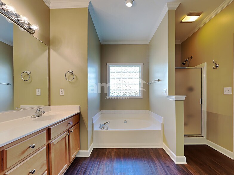 Building Photo - 1268 Beaverton Trl
