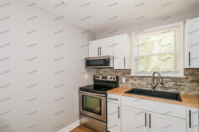 Building Photo - 2236 Northbury Ln