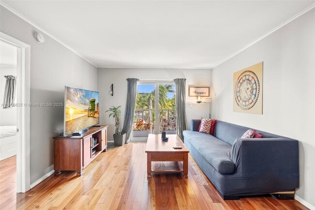 Building Photo - 1674 Bay Rd