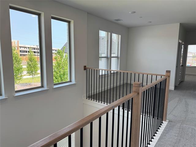 Building Photo - 833 Lennox Dr
