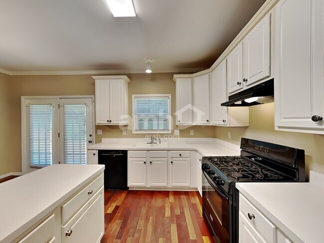 Building Photo - 1990 Turtle Creek Way