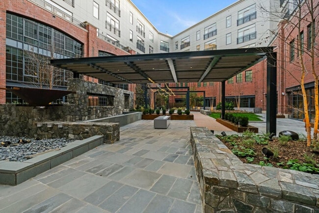 Building Photo - 1901 C St SE