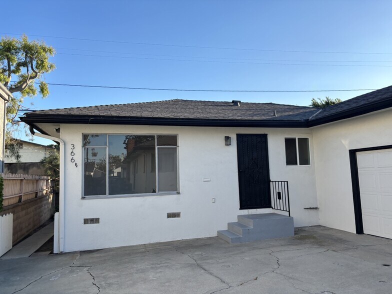 Building Photo - 366 1/2 E Hillsdale St