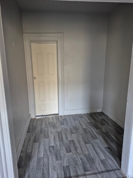 Extra space - 179 Hart St