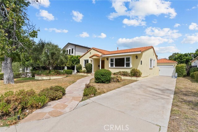 Building Photo - 5110 Petit Ave