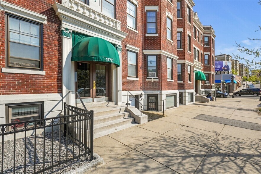Building Photo - 1579 Commonwealth Ave