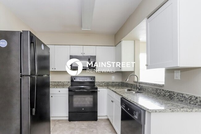 Building Photo - 3 Bedroom Pet-Friendly Home in St Petersbu...
